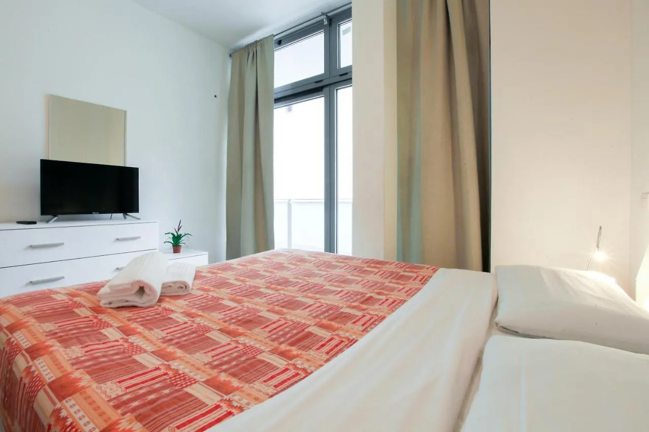 Red Line Apartments Milano Italia