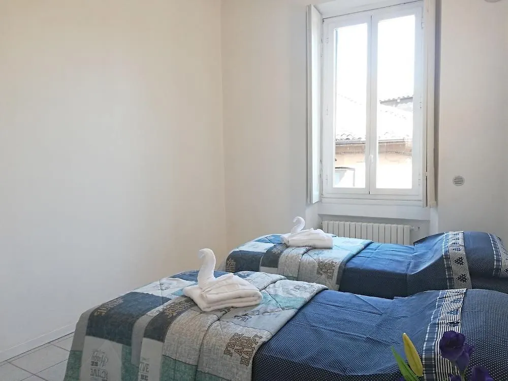 Red Line Apartments Milano Italia