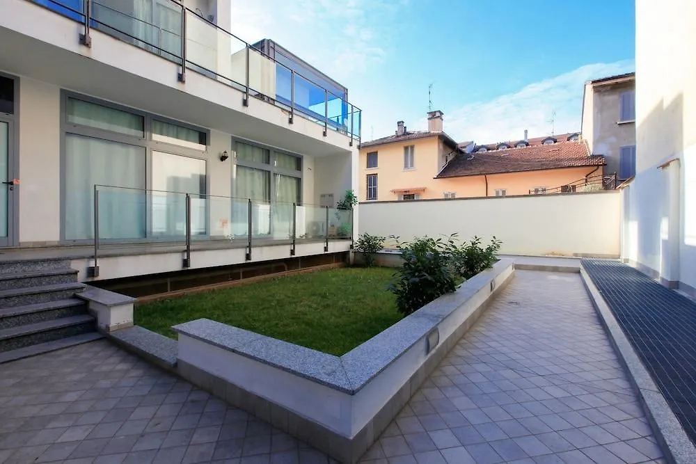Red Line Apartments Milano 0*,